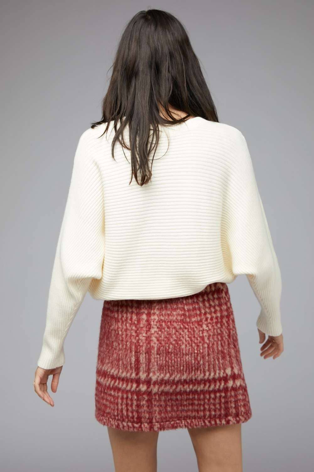 PLUS PLAID POCKET TWEED MINI SKIRT - Model Wearing 1X