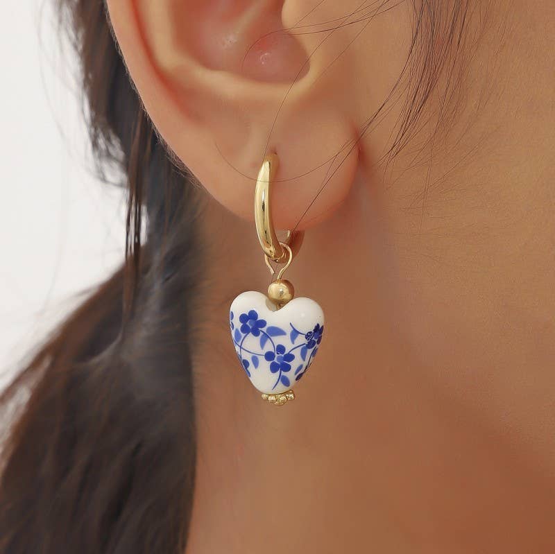 BLUE CERAMIC PORCELAIN GOLD PEARL DROP EARRINGS | 40E391