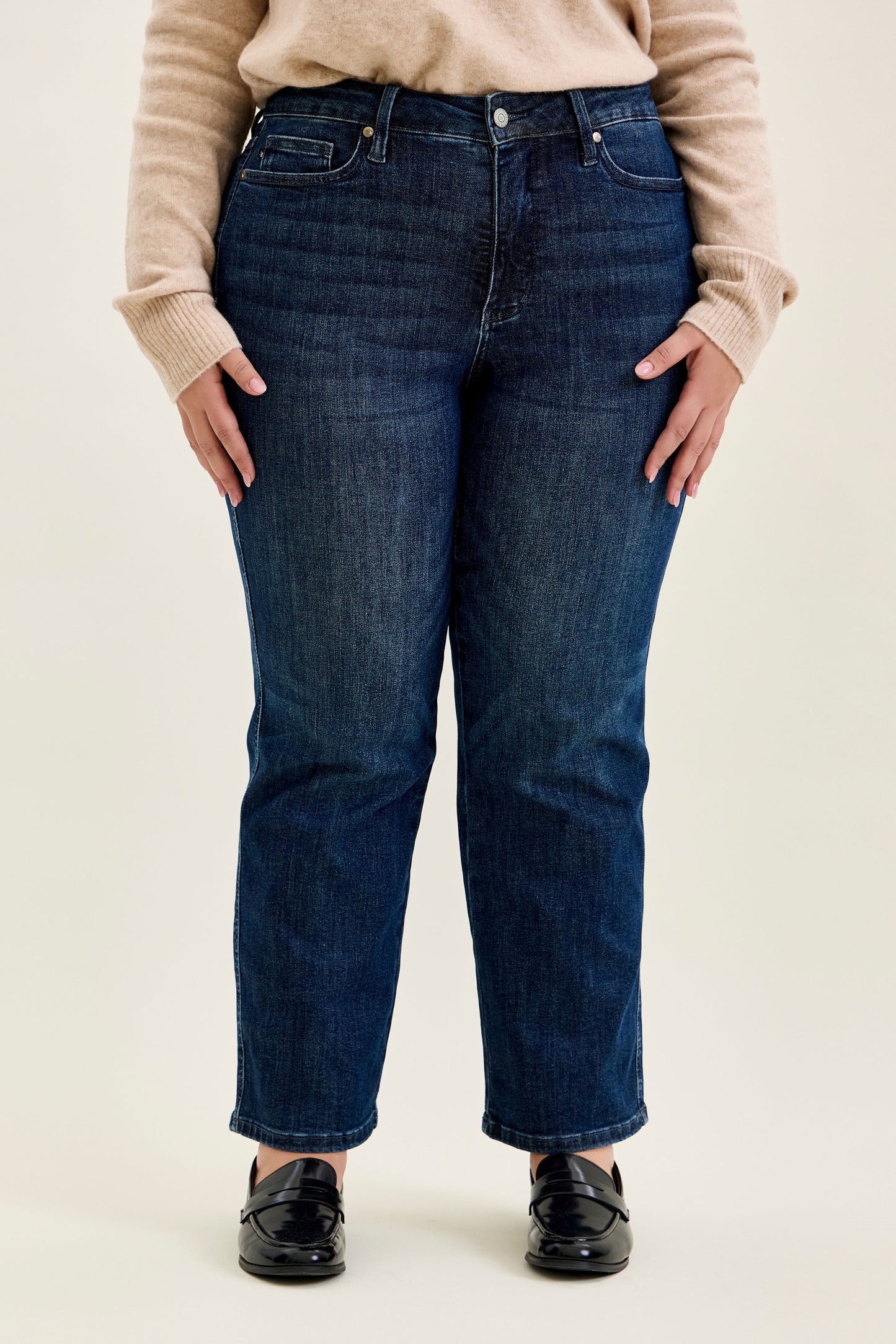 Judy Blue Petite Jeans Straight FIt