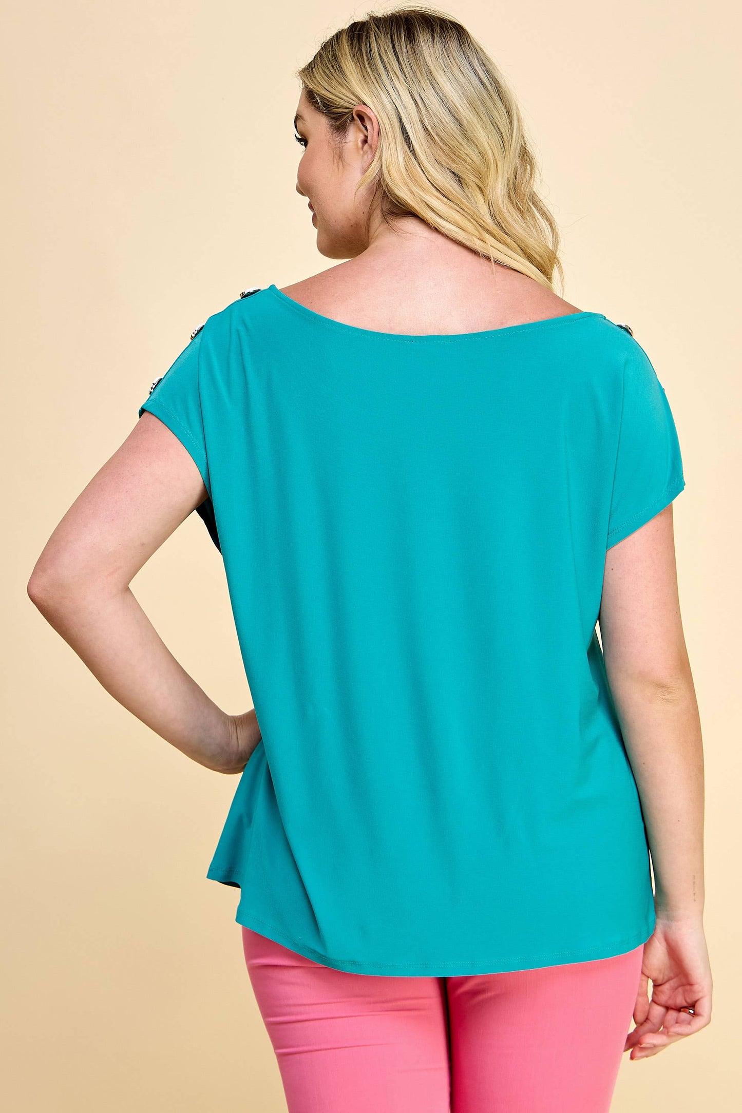 PLUS SIZE SHORSLEEVE TOP WITH BUTTONS SHOULDERS