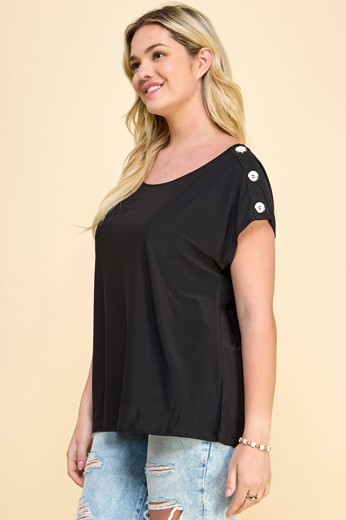 PLUS SIZE SHORSLEEVE TOP WITH BUTTONS SHOULDERS