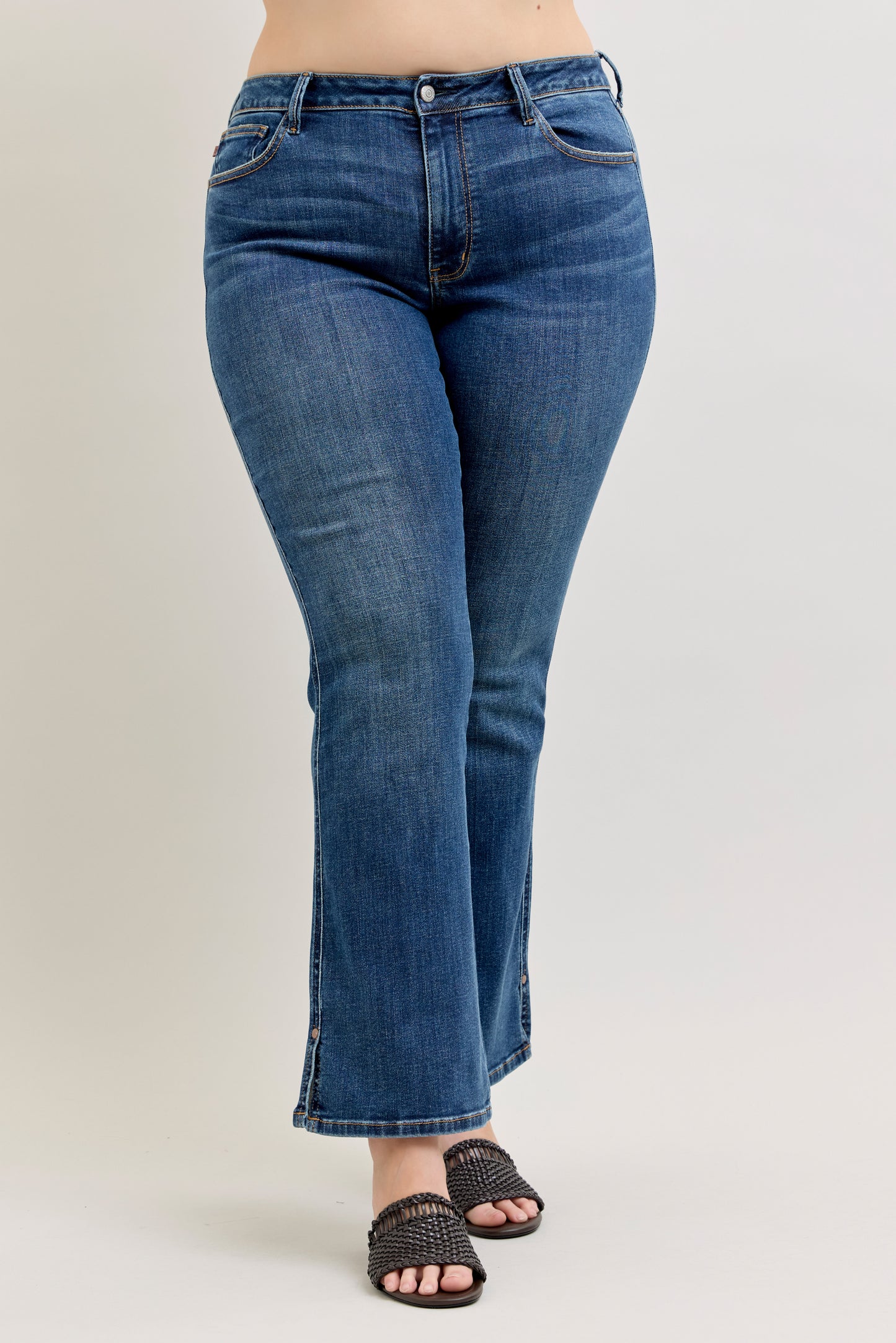 Judy Blue MR Bootcut w/Cell Phone Back Pkt & Slit