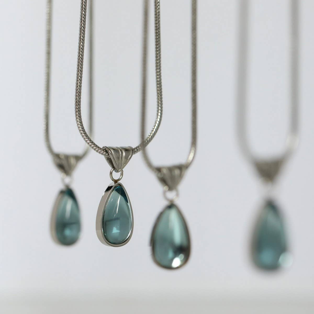 Fashionable water drop blue ocean necklace_CWMM5582