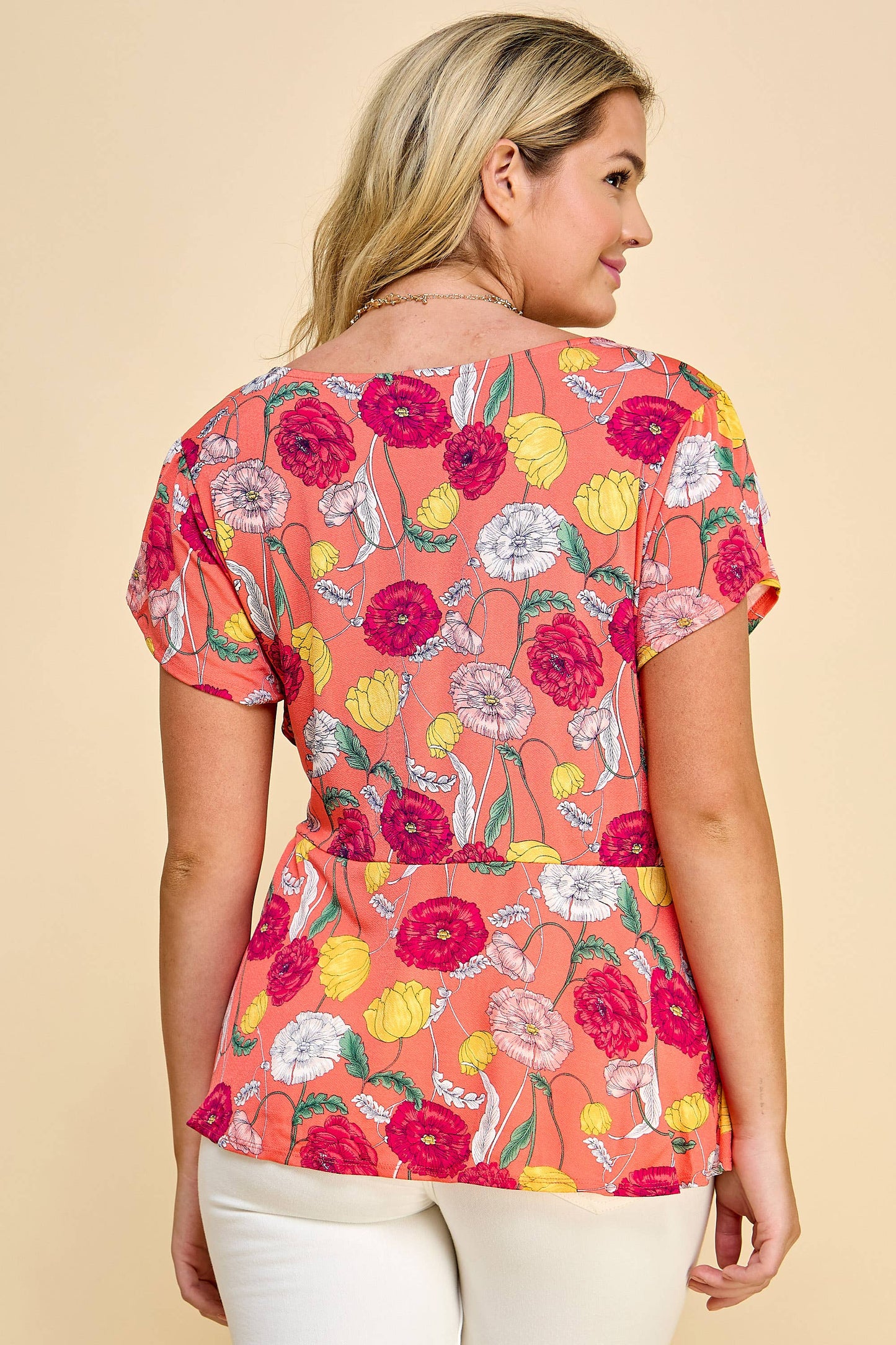 PLUS SIZE SHORT SLEEVE WRAP TOP WITH SIDE SASH