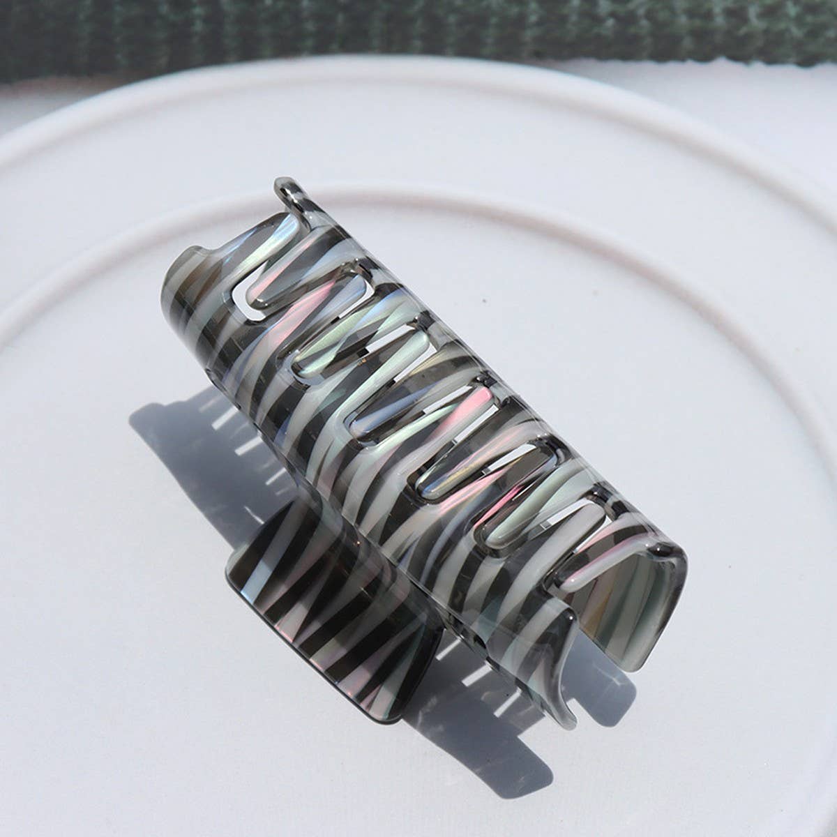 8.5CM Hollow Square Hair Claw - Retro French Style_CWAHA2627