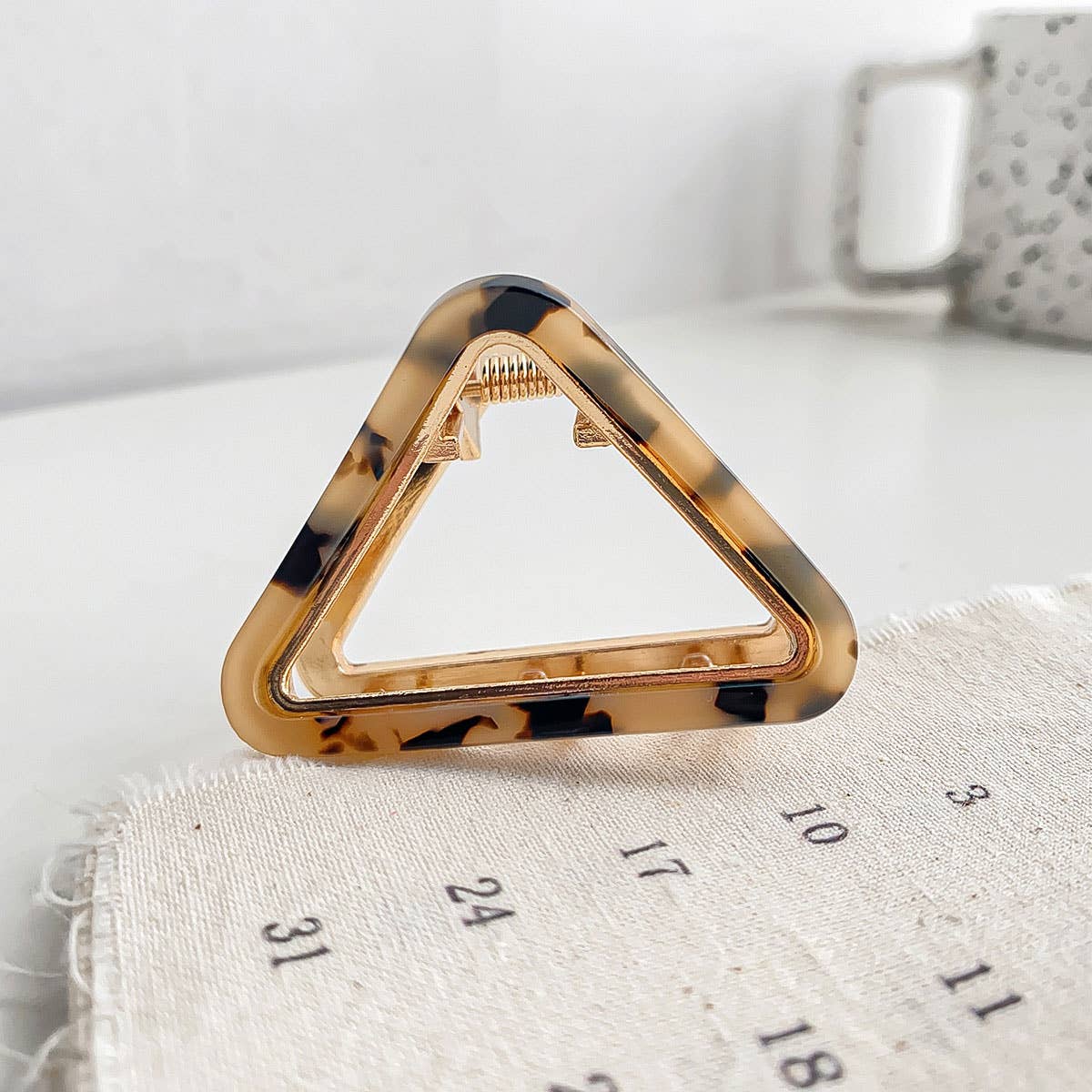 ACETATE TORTOISE SHELL HAIR CLAW CLIP PYRAMID MINI_CWAHA0400
