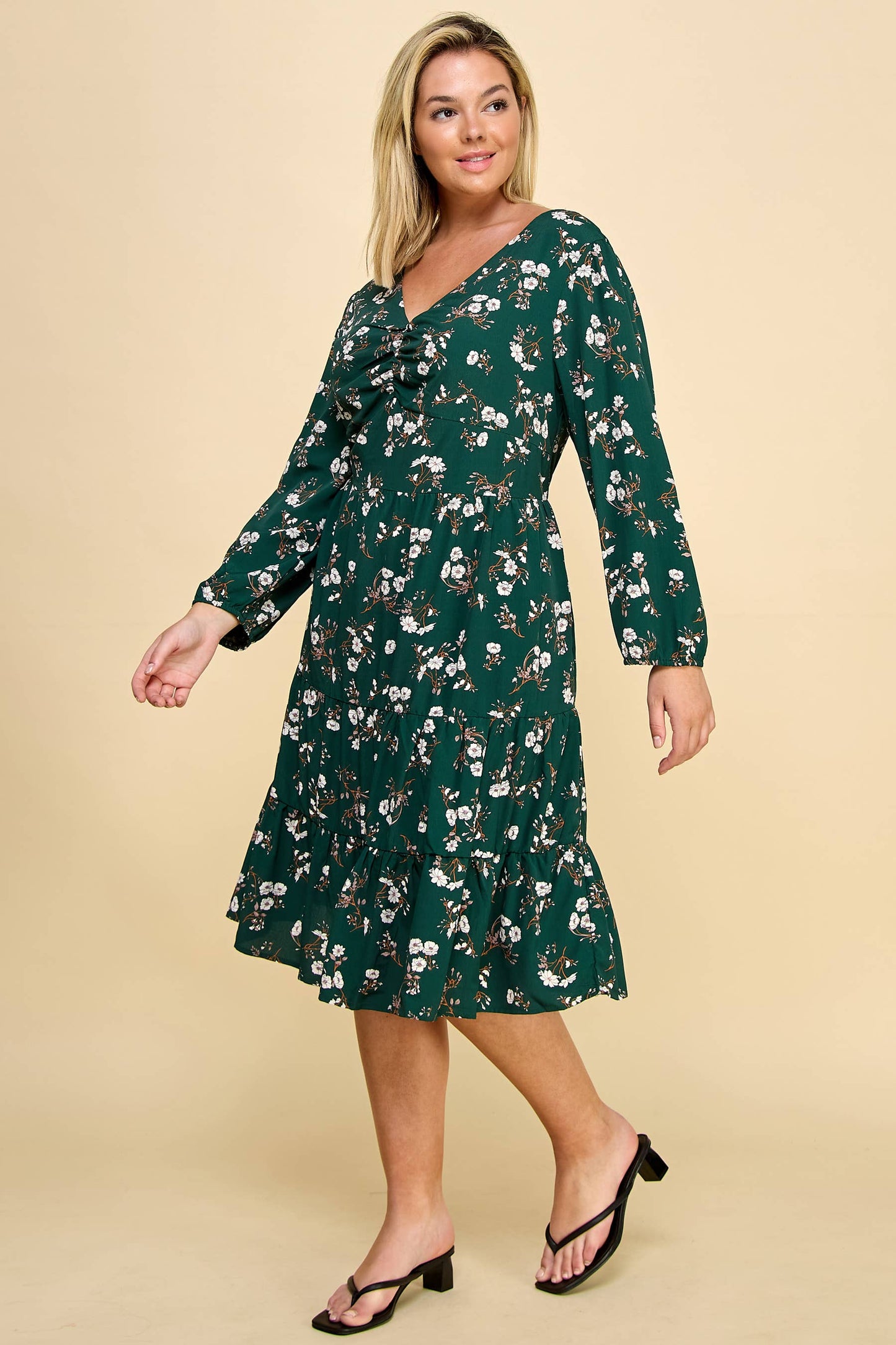 PLUS SIZE RUFFLED FLORAL FIT & FLARE MIDI DRESS A521354B59X