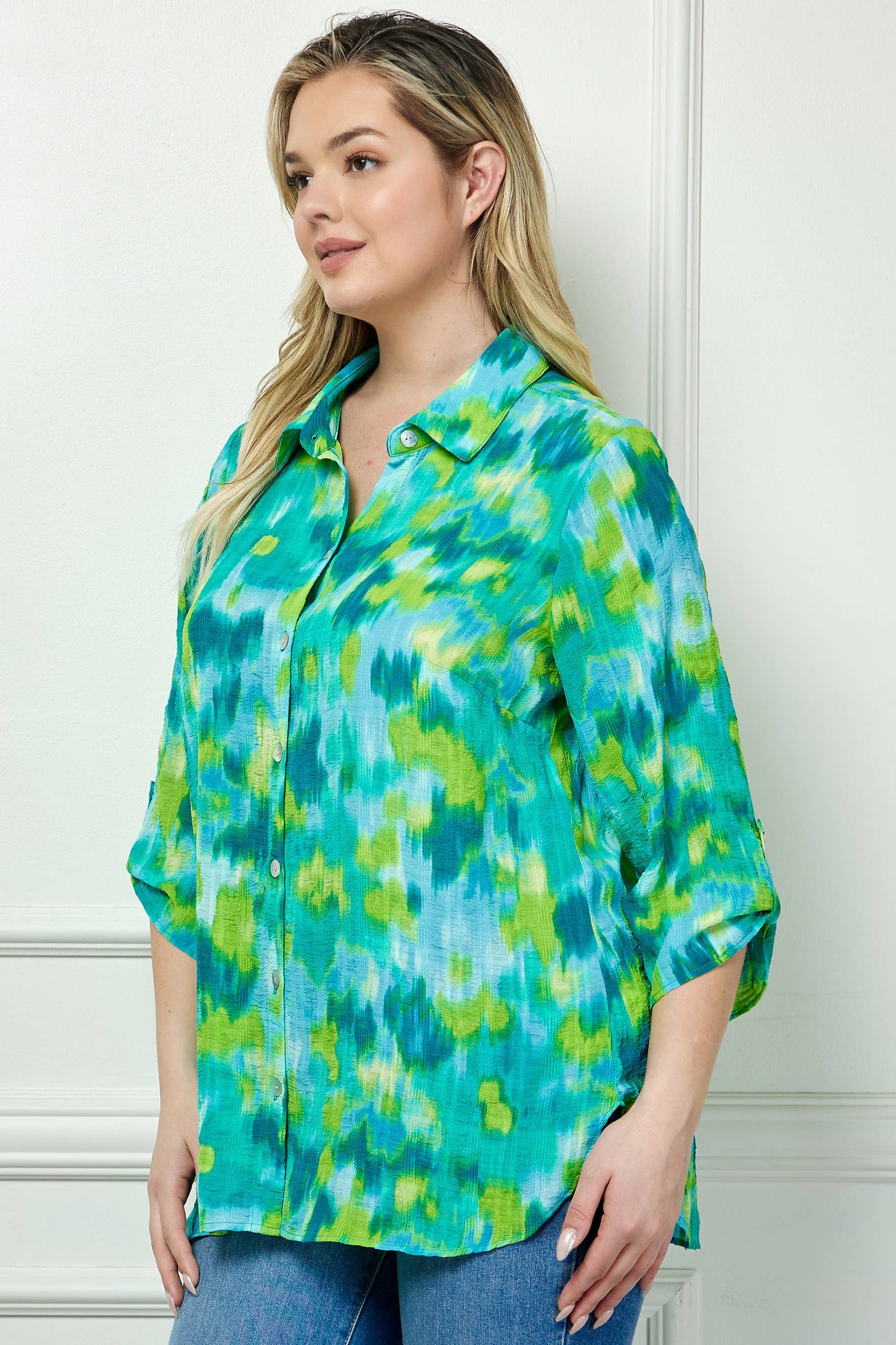 PLUS SIZE BUTTON DOWN BLOUSE