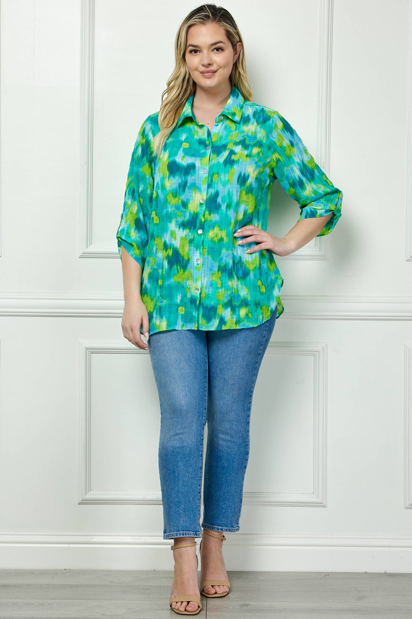 PLUS SIZE BUTTON DOWN BLOUSE