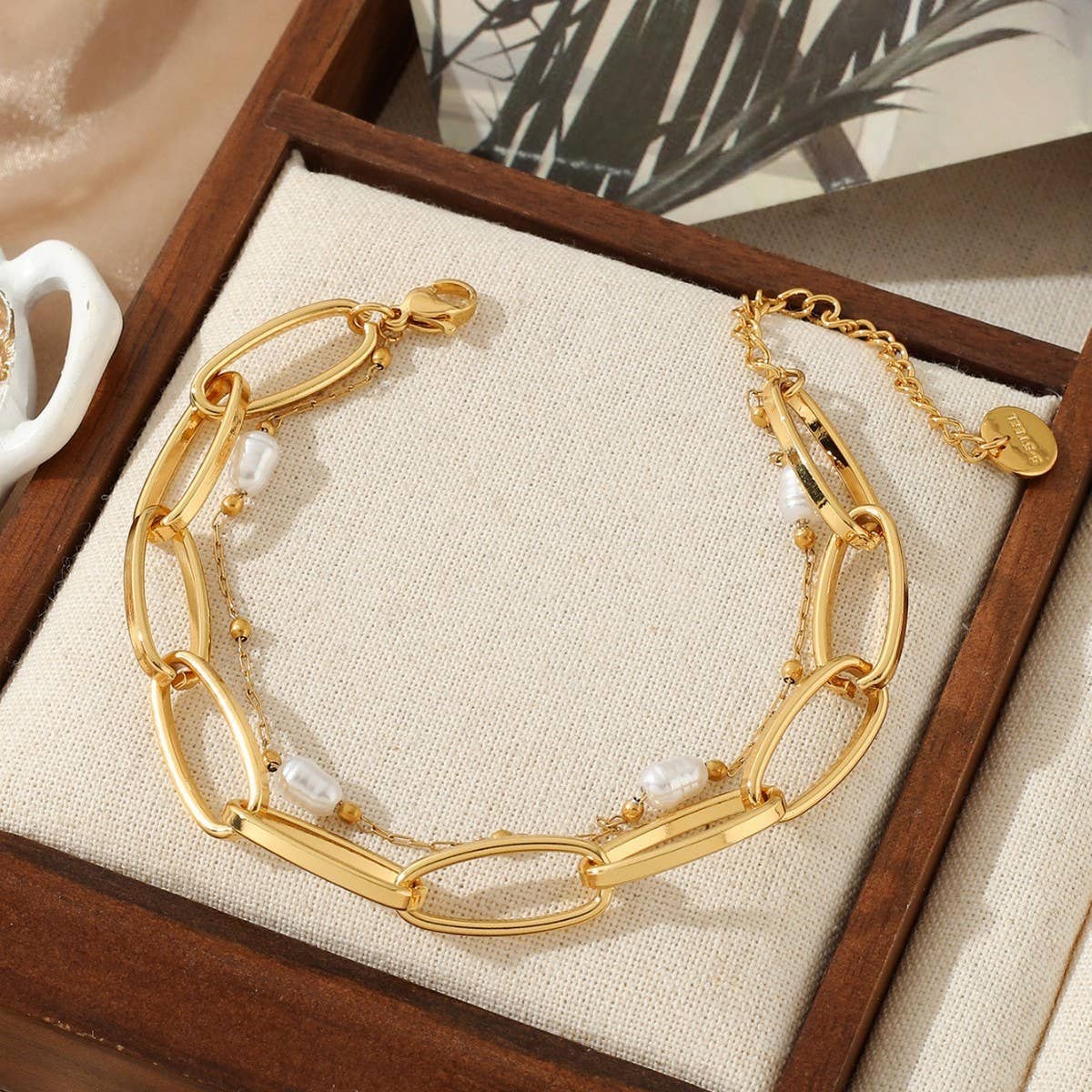 MULTI-LAYER VINTAGE CHAIN PEARL BRACELET_CWMM3722
