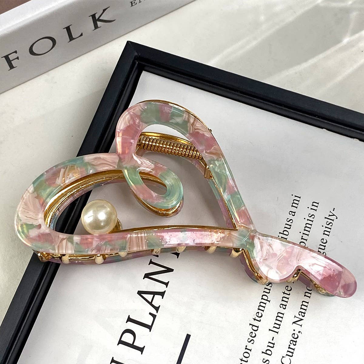 SWEET AND VERSATILE HEART HOLLOW HAIRPIN_CWAHA2641