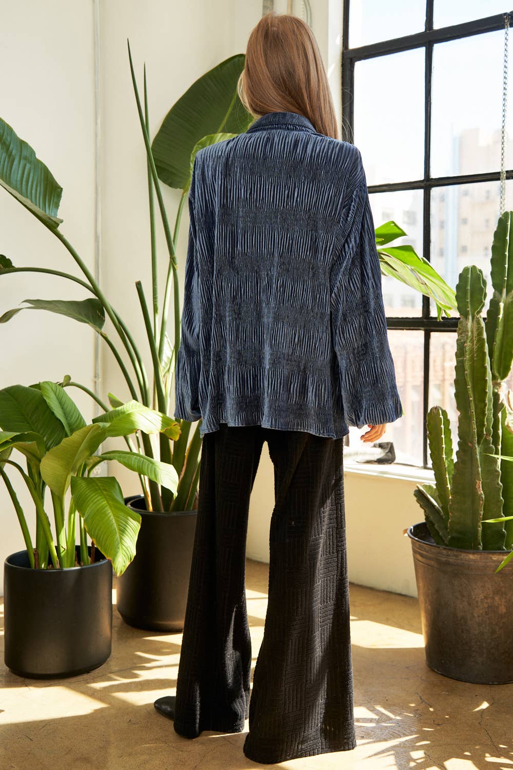 Plus - Crinkle Velvet Balloon Sleeve Button-Front Shirt