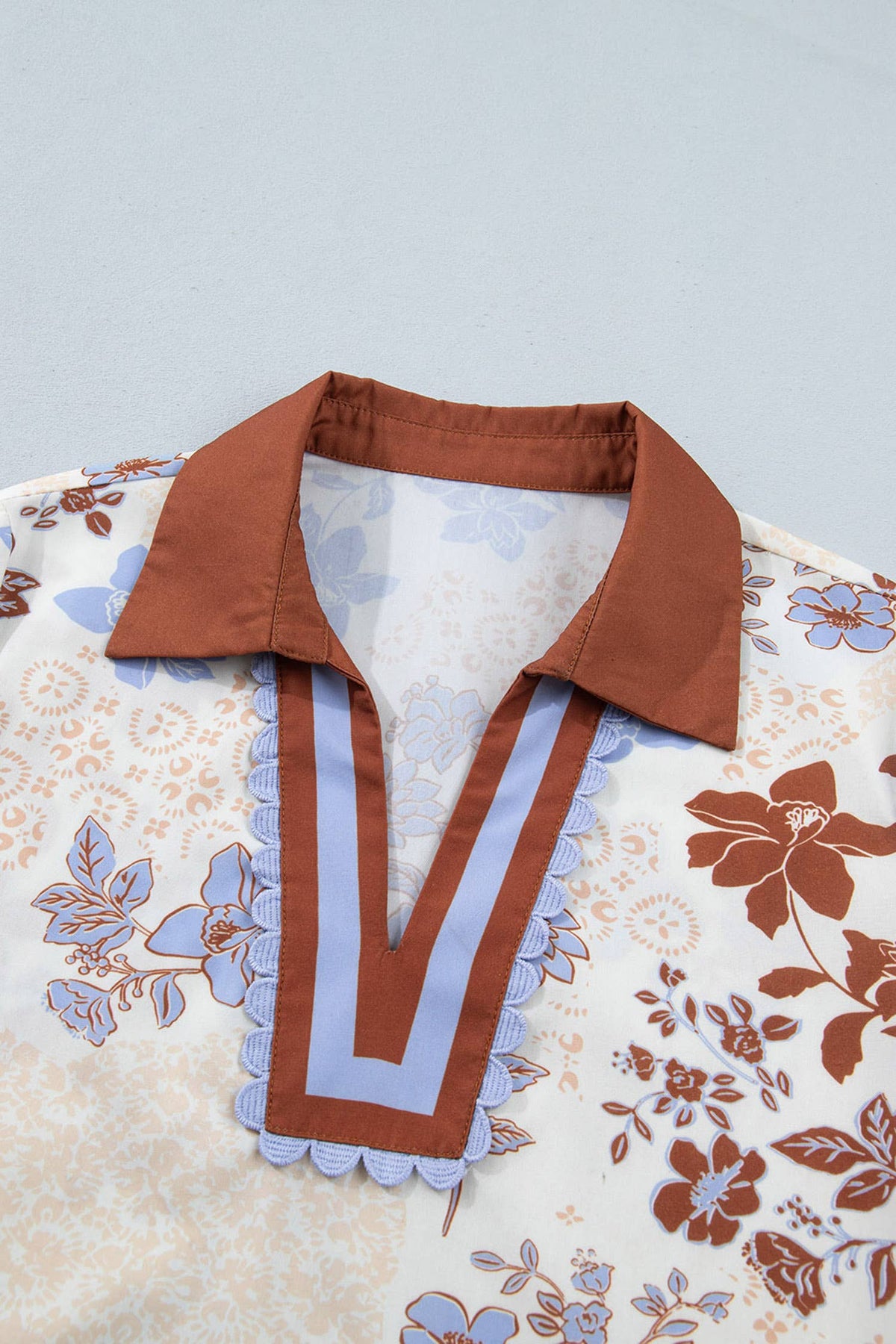 66 Plus Size Floral Print Colorblock V Neck Blouse (S-4X)