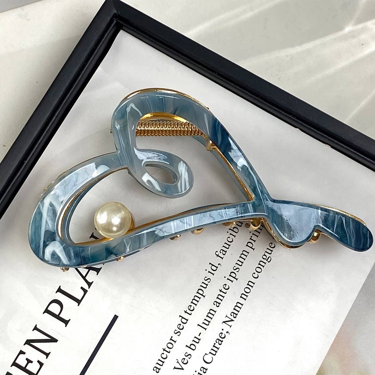 SWEET AND VERSATILE HEART HOLLOW HAIRPIN_CWAHA2641