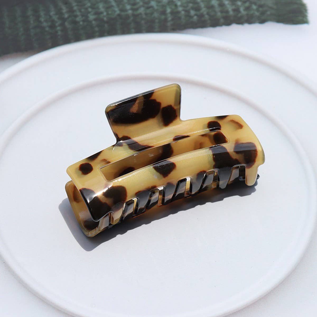 8.5CM Hollow Square Hair Claw - Retro French Style_CWAHA2627