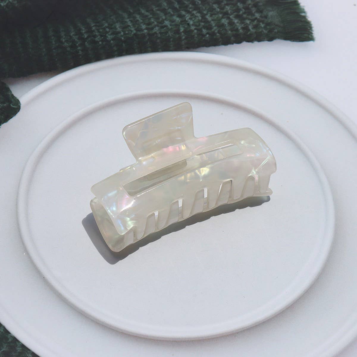 8.5CM Hollow Square Hair Claw - Retro French Style_CWAHA2627