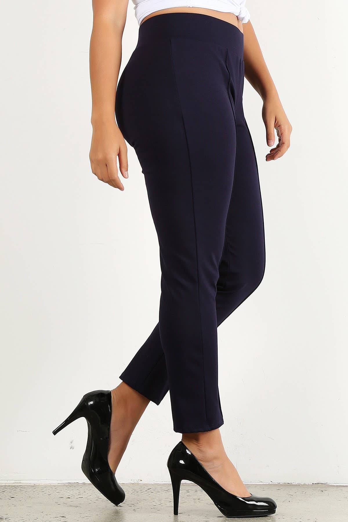 Plus Size High Waisted Pin-Tuck Skinny Pants - WG16213-2P