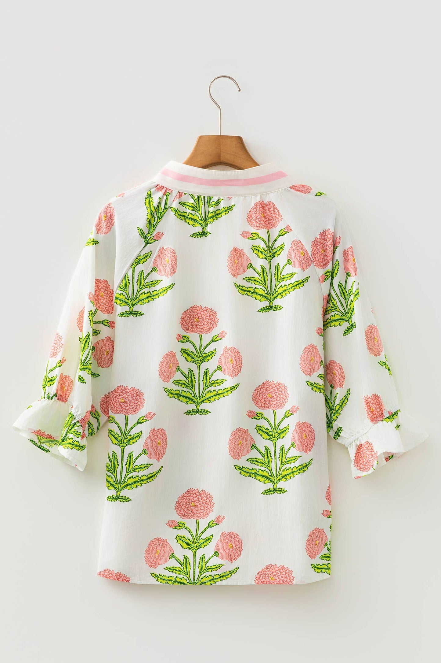 Plus Size Wild Flower Print V Neck 3/4 Sleeve Blouse (S-4X)