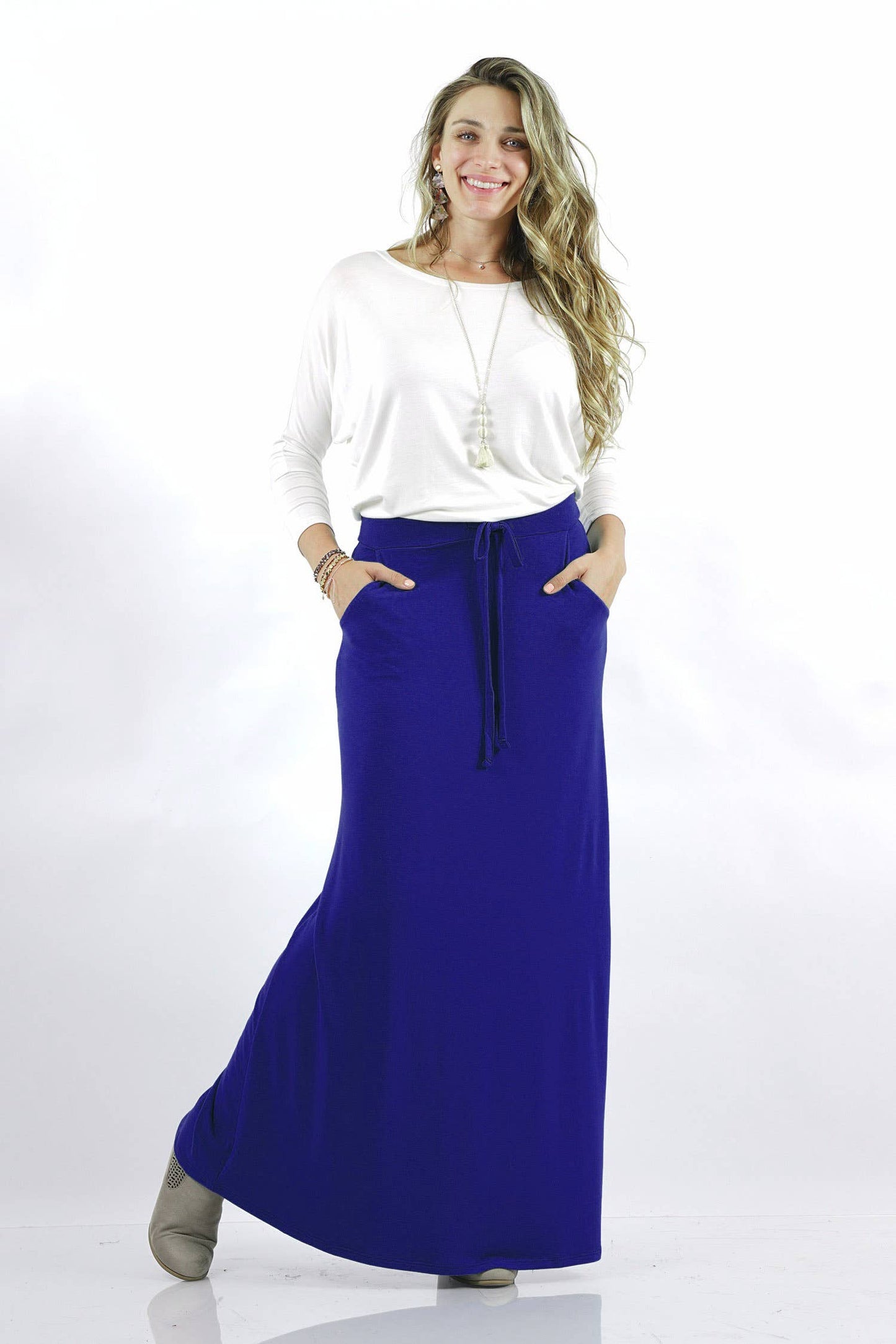 ",..Plus size Maxi Skirt w\ pockets