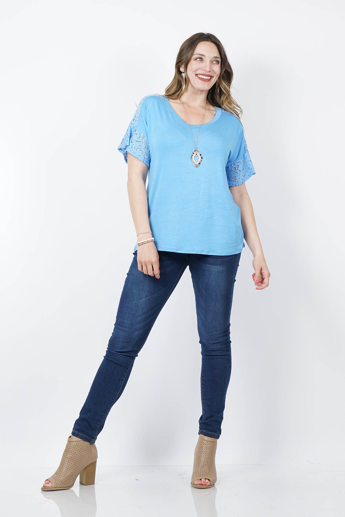 ._ SI-14339 PLUS SIZE Lace sleeve detail top