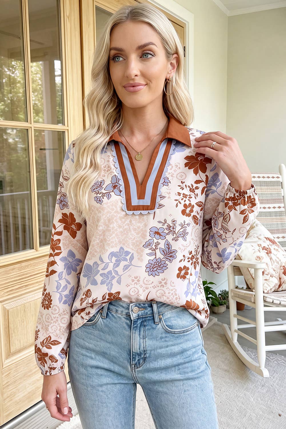 66 Plus Size Floral Print Colorblock V Neck Blouse (S-4X)