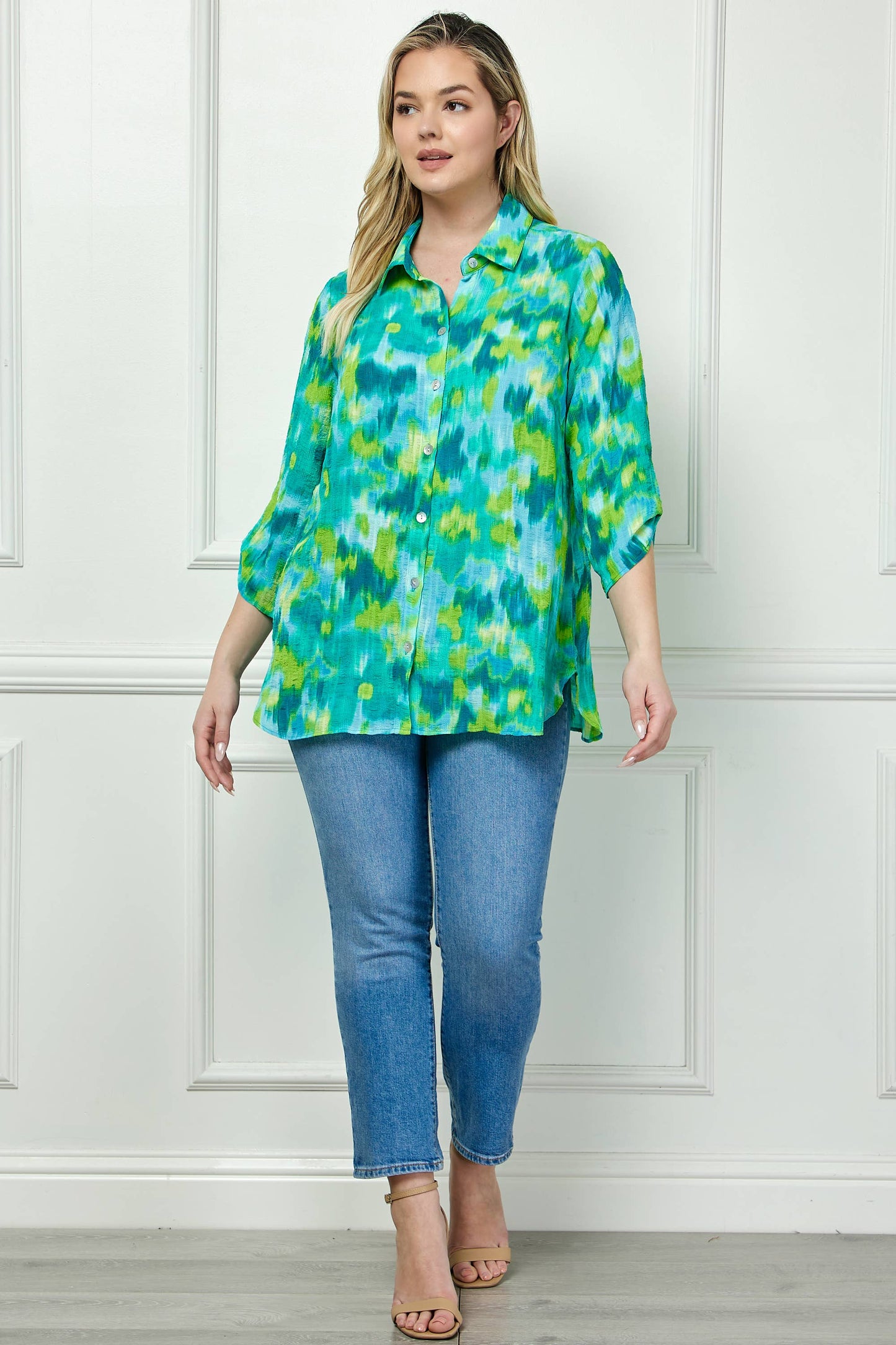 PLUS SIZE BUTTON DOWN BLOUSE