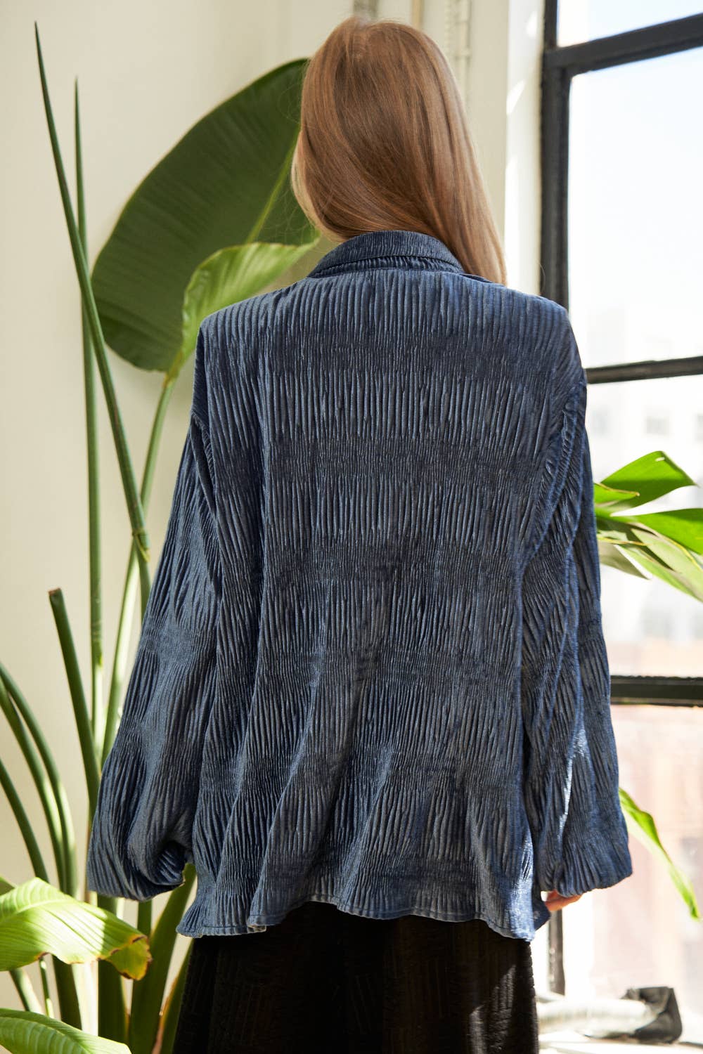 Plus - Crinkle Velvet Balloon Sleeve Button-Front Shirt